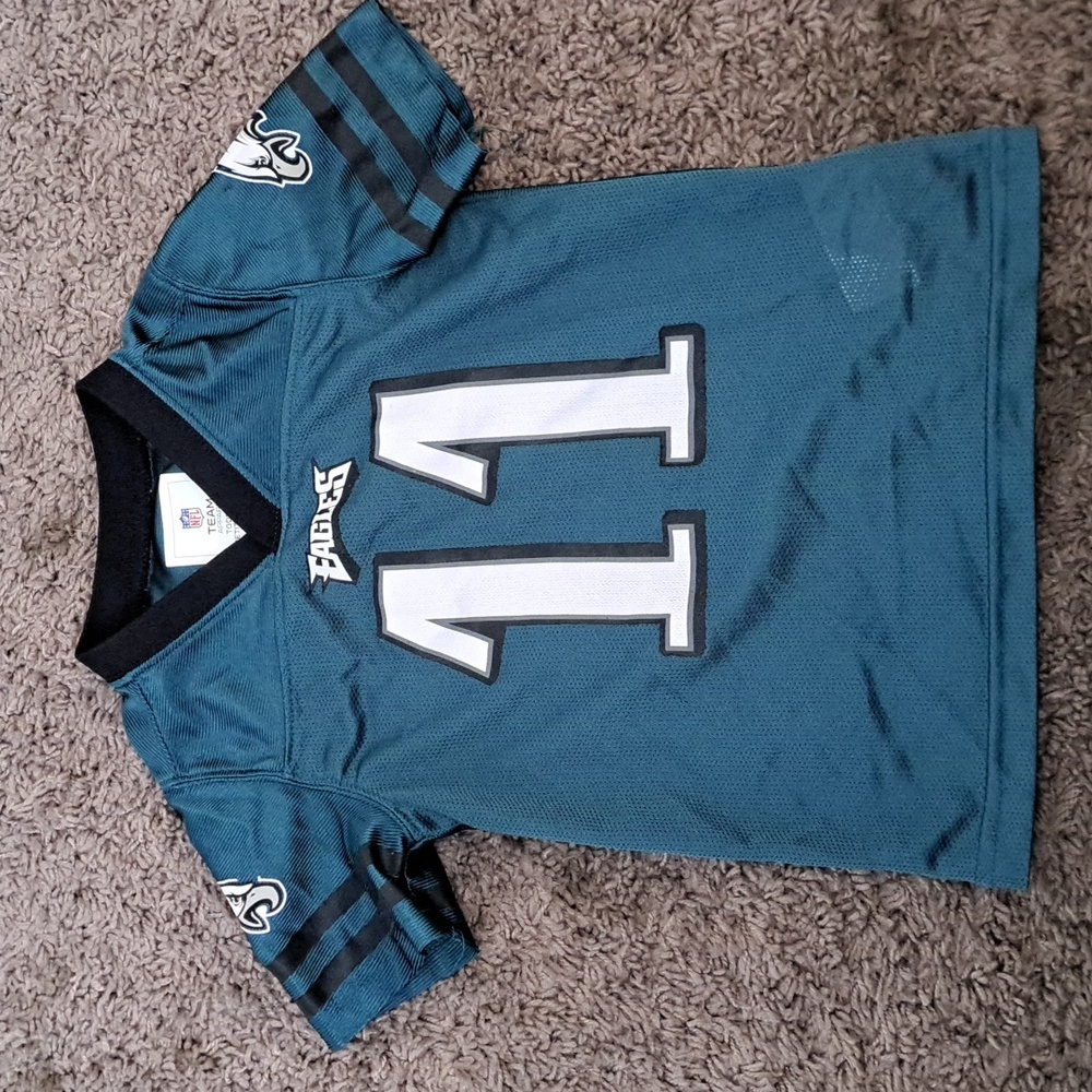 Eagles jersey Toddler size 4t-4 great condition